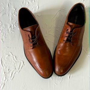Mens dress size 11 medium dress shoes.